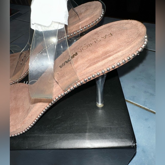 FashionNova Open Toe Heels with Clear Heel and Ankle Straps - Picture 3 of 4